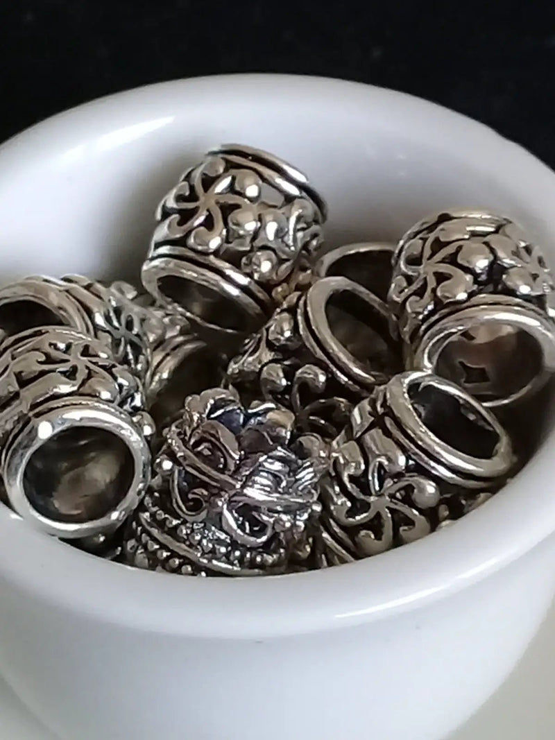 Load image into Gallery viewer, Breloque perle métal Divers coloris 10mm X 10mm Prix perle à l’unité Perle breloque métal Divers coloris 10mm X 10mm
