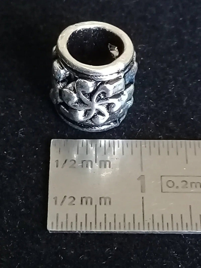 Load image into Gallery viewer, Breloque perle métal Divers coloris 10mm X 10mm Prix perle à l’unité Perle breloque métal Divers coloris 10mm X 10mm
