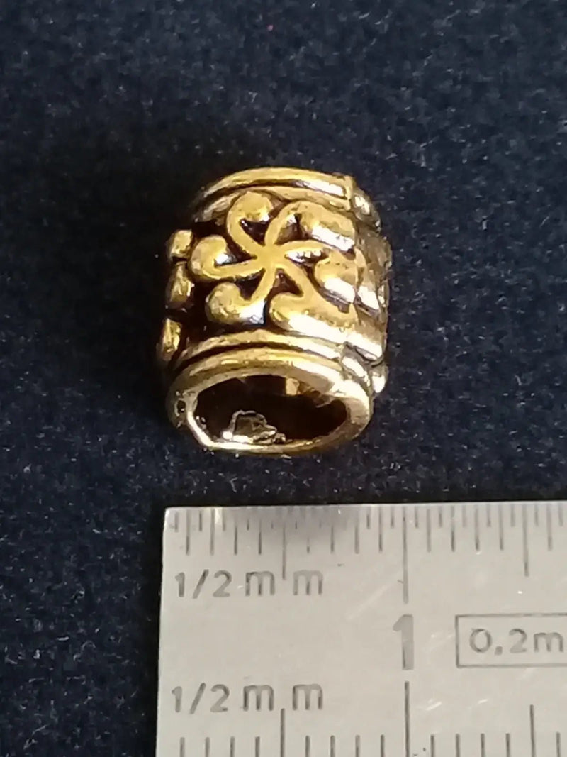 Load image into Gallery viewer, Breloque perle métal Divers coloris 10mm X 10mm Prix perle à l’unité Perle breloque métal Divers coloris 10mm X 10mm
