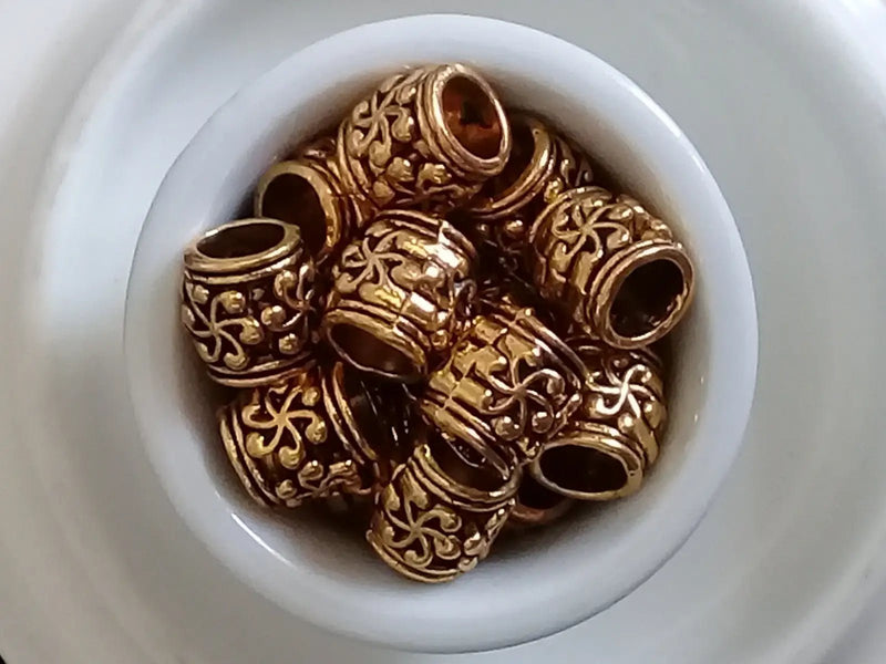 Load image into Gallery viewer, Breloque perle métal Divers coloris 10mm X 10mm Prix perle à l’unité Perle breloque métal Divers coloris 10mm X 10mm
