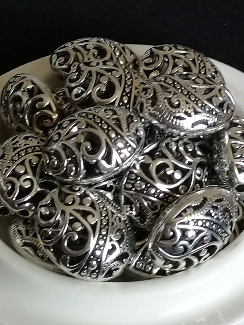 Chargez l'image dans la visionneuse de la galerie, Breloque perle ovale Divers coloris 22mm X 18mm X 12mm Prix perle à l’unité Argent Perles breloque ovale Divers coloris
