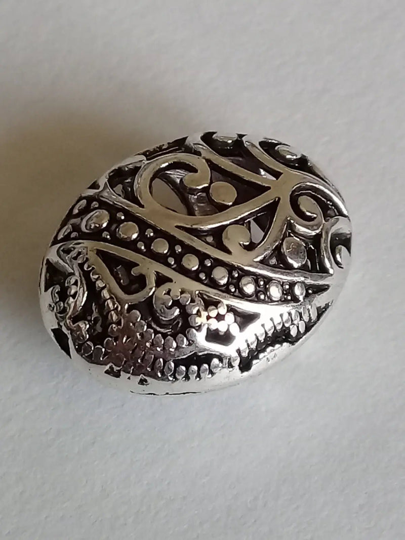 Chargez l'image dans la visionneuse de la galerie, Breloque perle ovale Divers coloris 22mm X 18mm X 12mm Prix perle à l’unité Perles breloque ovale Divers coloris
