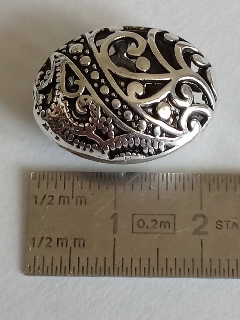 Chargez l'image dans la visionneuse de la galerie, Breloque perle ovale Divers coloris 22mm X 18mm X 12mm Prix perle à l’unité Perles breloque ovale Divers coloris
