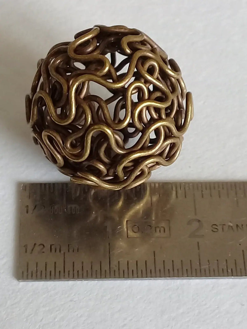 Load image into Gallery viewer, Breloque perle ronde couleur Bronze ancien diamètre 18mm Prix perle à l’unité Perles breloque ronde couleur Bronze ancien
