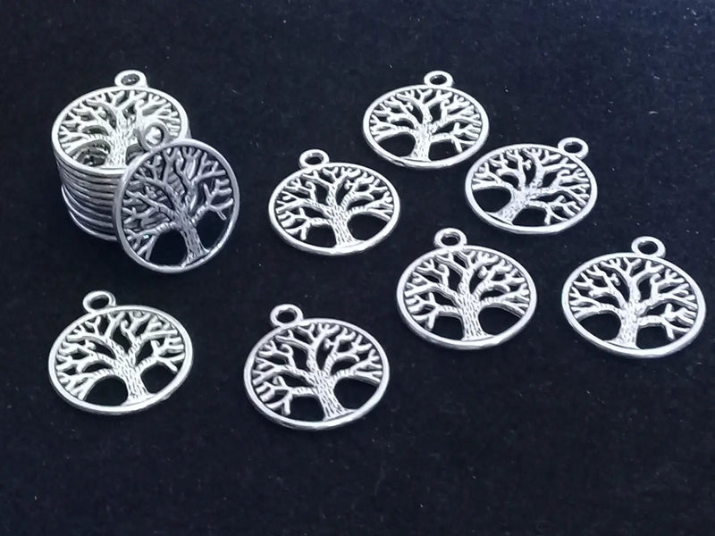 Chargez l&#39;image dans la visionneuse de la galerie, Breloques Arbre de Vie métal couleur Argent Diamètre 20mm Prix à l’unité Breloques Arbre de Vie métal couleur Argent Diamètre 20mm
