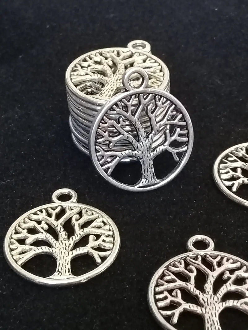 Chargez l&#39;image dans la visionneuse de la galerie, Breloques Arbre de Vie métal couleur Argent Diamètre 20mm Prix à l’unité Breloques Arbre de Vie métal couleur Argent Diamètre 20mm
