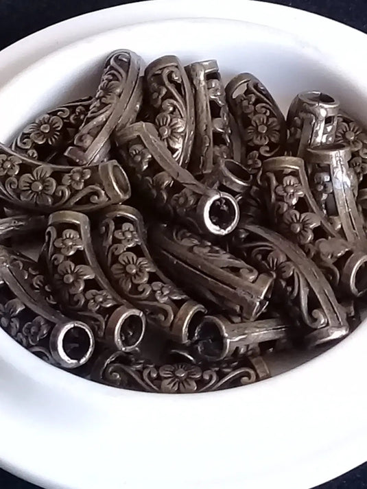 Breloques pour collier couleur Bronze ancien 25mm X 6mm Prix à l’unité Breloque pour collier pour Bronze ancien