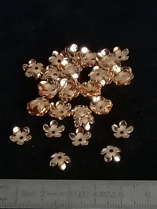 Breloques séparatifs forme fleur couleur Or Diam: 8mm Prix à l’unité Breloques séparatifs forme fleur couleur Or