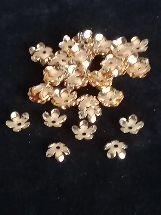 Breloques séparatifs forme fleur couleur Or Diam: 8mm Prix à l’unité Breloques séparatifs forme fleur couleur Or