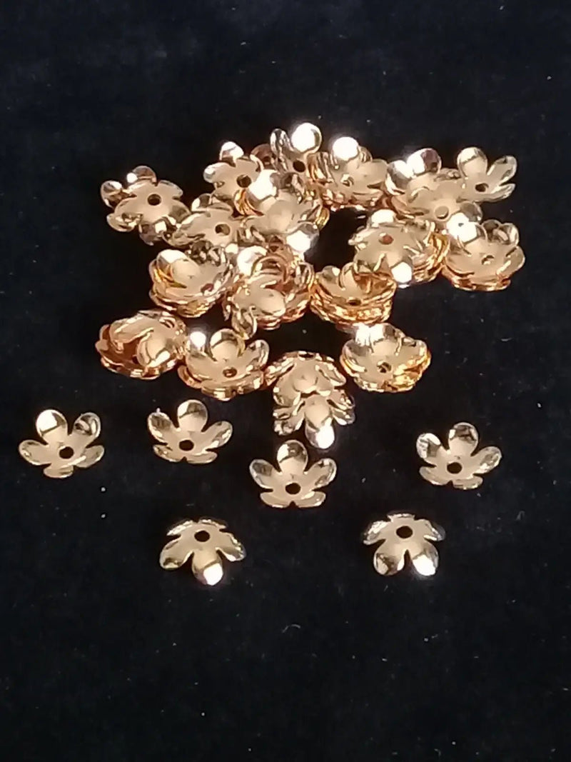 Load image into Gallery viewer, Breloques séparatifs forme fleur couleur Or Diam: 8mm Prix à l’unité Breloques séparatifs forme fleur couleur Or
