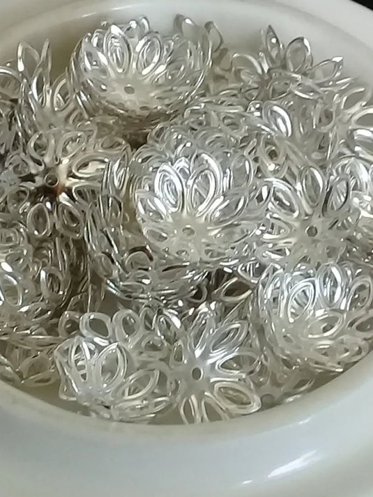 Breloques séparatifs perles Divers coloris Diamètre 15mm Prix à l’unité Breloques séparatifs perles divers coloris