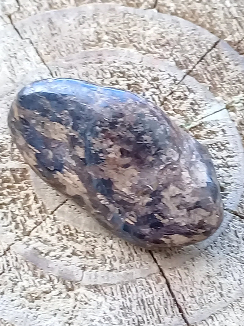 Load image into Gallery viewer, Bronzite de Birmanie pierre roulée Grade A++++ Bronzite de Birmanie pierre roulée Dans la besace du p&#39;tit Poucet   
