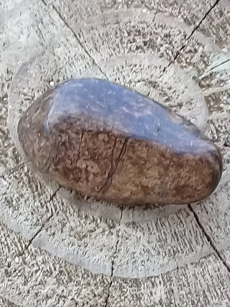 Laden Sie das Bild in Galerie -Viewer, Bronzite de Birmanie pierre roulée Grade A++++ Bronzite de Birmanie pierre roulée Dans la besace du p&#39;tit Poucet   
