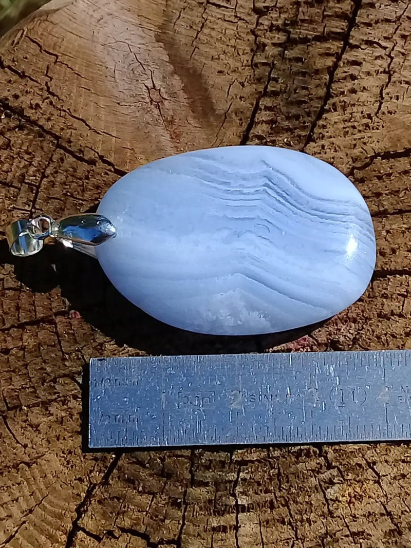 Chargez l&#39;image dans la visionneuse de la galerie, Calcédoine bleue pendentif Grade A ++++ Calcédoine bleue pendentif
