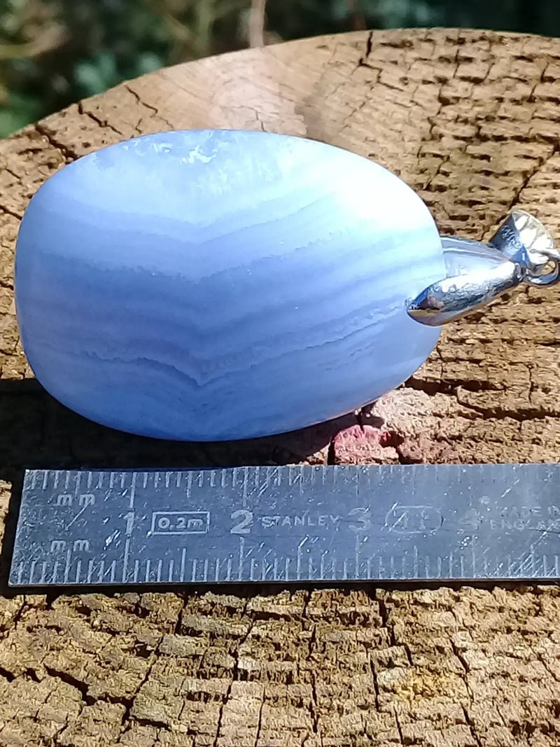 Chargez l&#39;image dans la visionneuse de la galerie, Calcédoine bleue pendentif Grade A ++++ Calcédoine bleue pendentif
