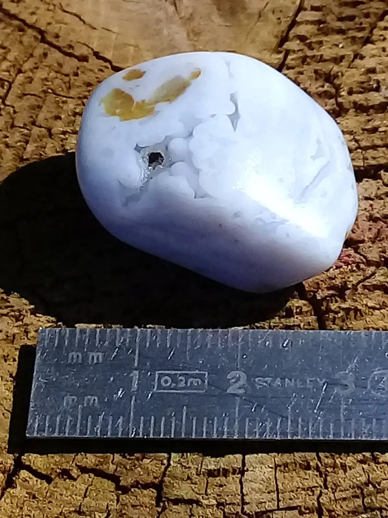 Chargez l&#39;image dans la visionneuse de la galerie, Calcédoine bleue pierre roulée Grade A +++ Calcédoine bleue pierre roulée
