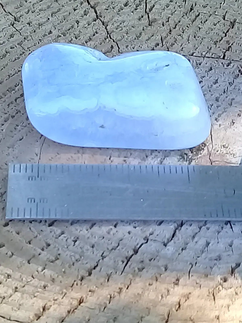 Load image into Gallery viewer, Calcédoine bleue pierre roulée Grade A+++ Calcédoine bleue pierre roulée
