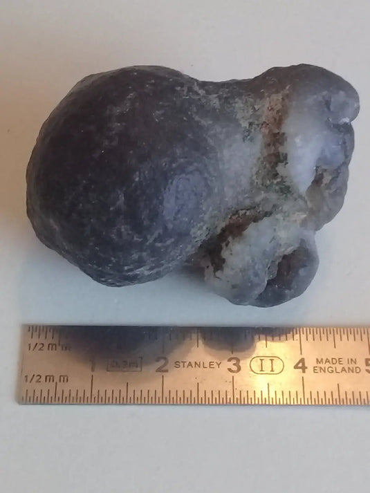 Calcédoine noir Botryoïdale ou larme de Calcédoine ’RARE’ Grade A++++ Calcédoine noire Botryoïdale