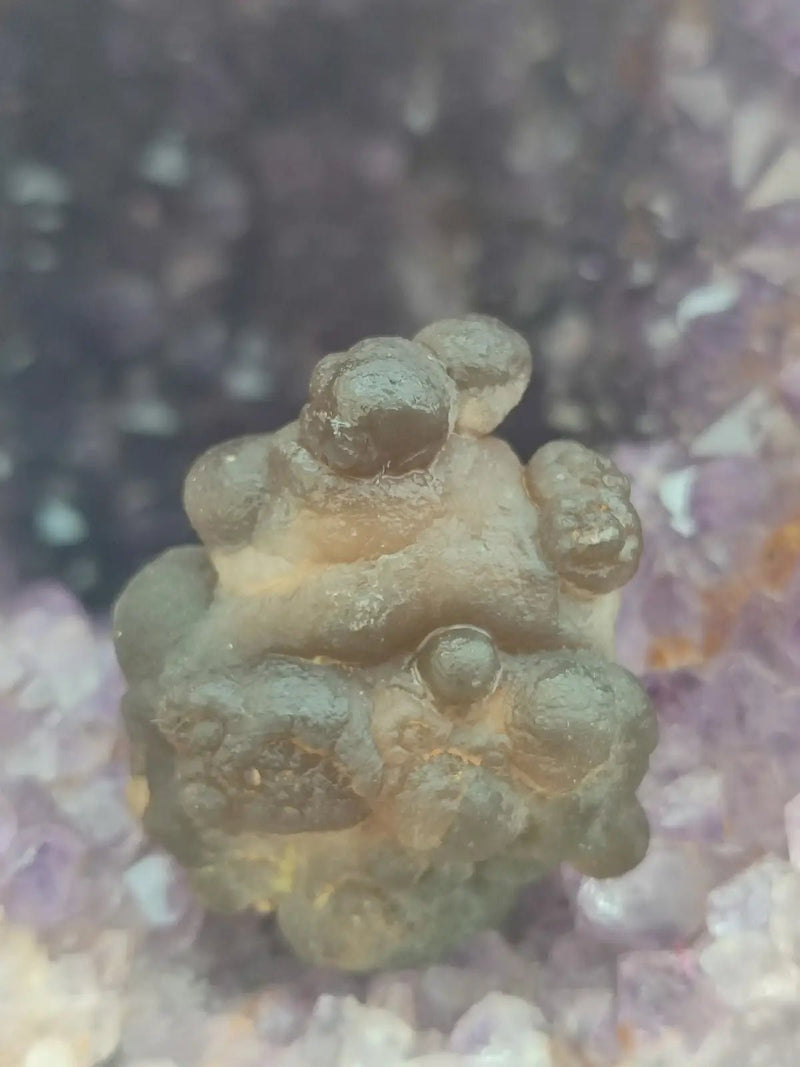 Load image into Gallery viewer, Calcédoine noire Botryoïdale de Manakarra Indonésie -Pierre brute - Grade Prémium Calcédoine noire Botryoïdale
