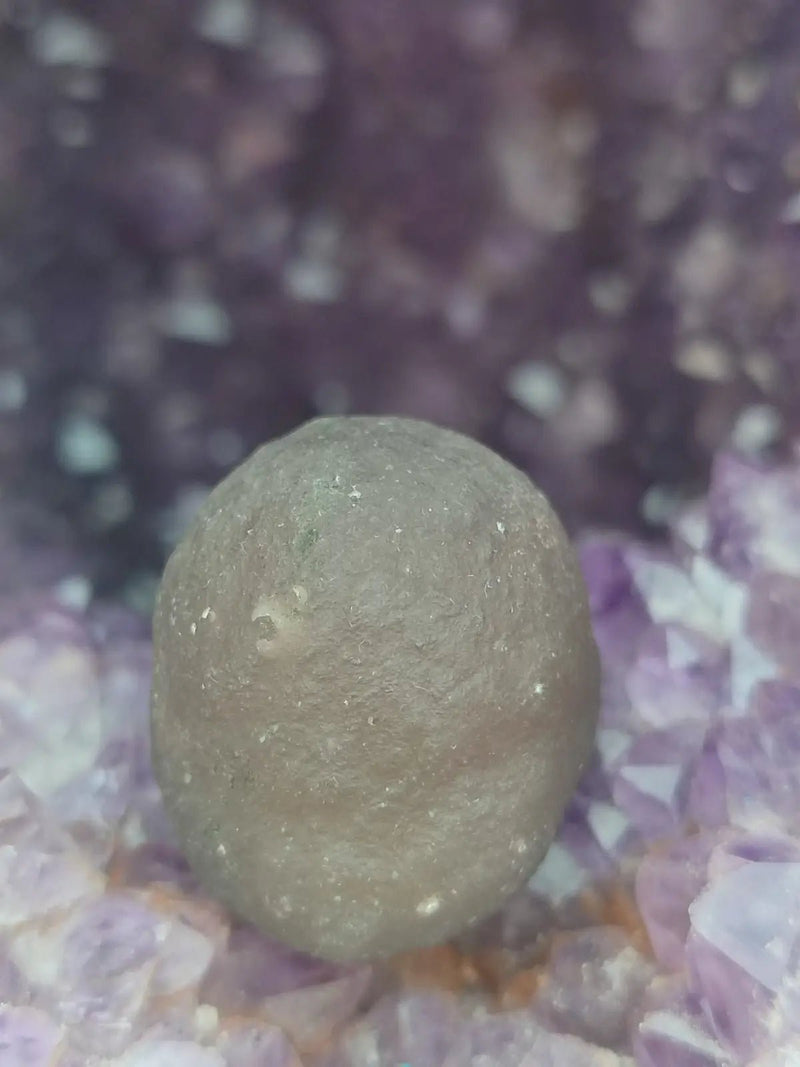 Load image into Gallery viewer, Calcédoine noire Botryoïdale de Manakarra Indonésie -Pierre brute - Grade Prémium Calcédoine noire Botryoïdale
