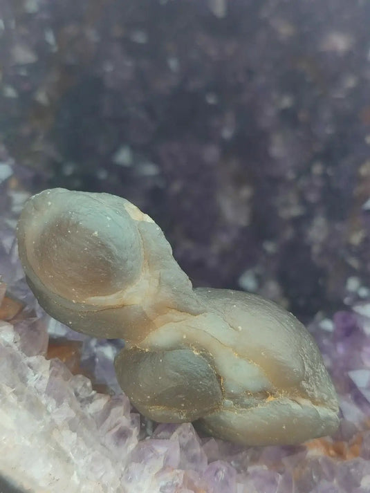 Calcédoine noire Botryoïdale de Manakarra Indonésie -Pierre brute - Grade Prémium Calcédoine noire Botryoïdale