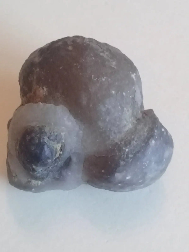 Load image into Gallery viewer, Calcédoine noire Botryoïdale ou larme de Calcédoine ’RARE’ Grade A++++ Calcédoine noire Botryoïdale
