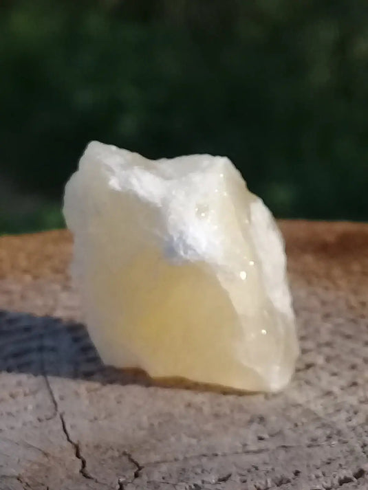 Calcite jaune de France pierre brute Grade A+++ Calcite jaune de France pierre brute