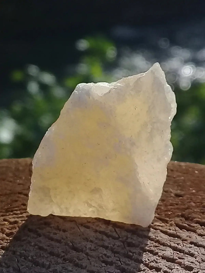 Chargez l&#39;image dans la visionneuse de la galerie, Calcite jaune de France pierre brute Grade A+++ Calcite jaune de France pierre brute
