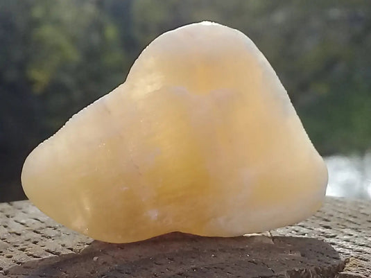 Calcite jaune de France pierre roulée Grade A+++ Calcite jaune de France pierre roulée