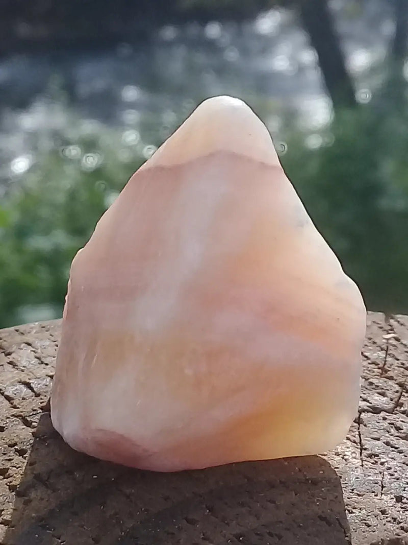 Chargez l&#39;image dans la visionneuse de la galerie, Calcite jaune de France pierre roulée Grade A+++ Calcite jaune de France pierre roulée
