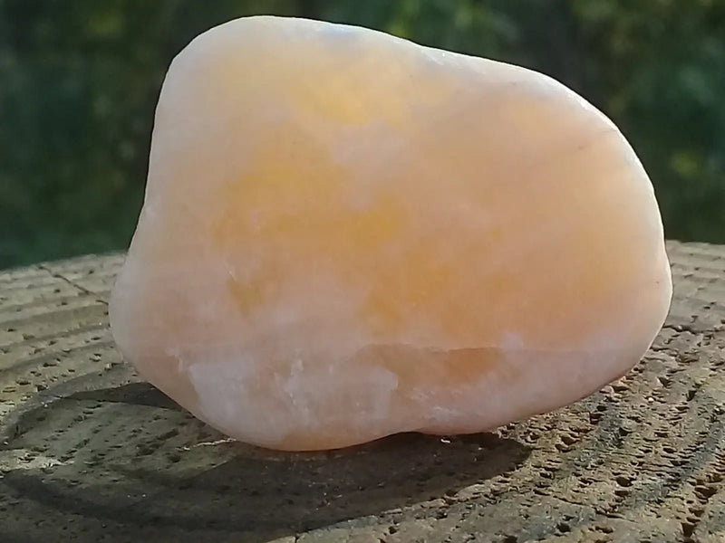 Chargez l&#39;image dans la visionneuse de la galerie, Calcite jaune de France pierre roulée Grade A+++ Calcite jaune de France pierre roulée
