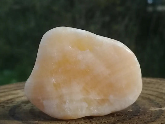 Calcite jaune de France pierre roulée Grade A+++ Calcite jaune de France pierre roulée
