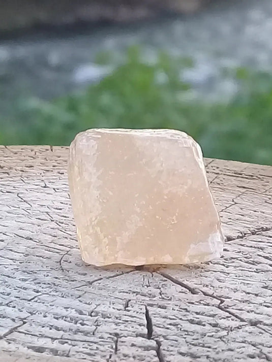 Calcite miel de France pierre roulée Grade A++++ Calcite miel de France pierre roulée