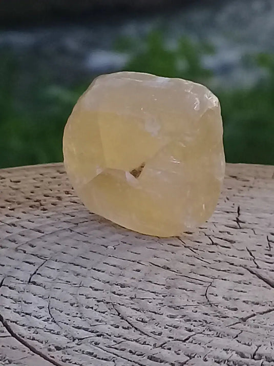 Calcite miel de France pierre roulée Grade A++++ Calcite miel de France pierre roulée