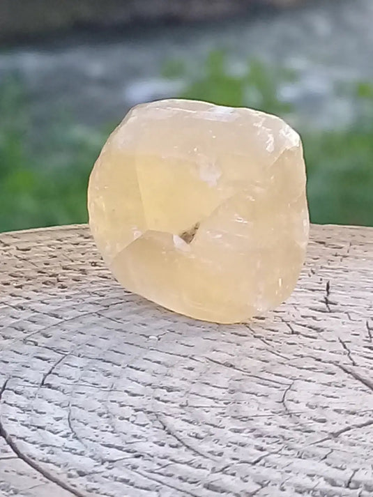 Calcite miel de France pierre roulée Grade A++++ Calcite miel de France pierre roulée