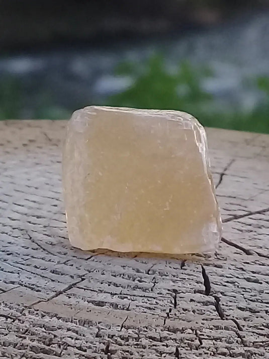 Calcite miel de France pierre roulée Grade A++++ Calcite miel de France pierre roulée