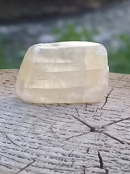 Calcite miel de France pierre roulée Grade A++++ Calcite miel de France pierre roulée