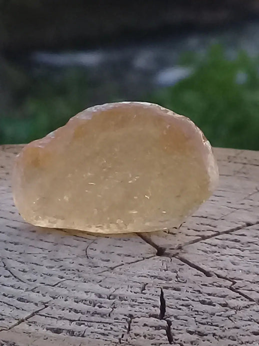 Calcite miel de France pierre roulée Grade A++++ Calcite miel de France pierre roulée