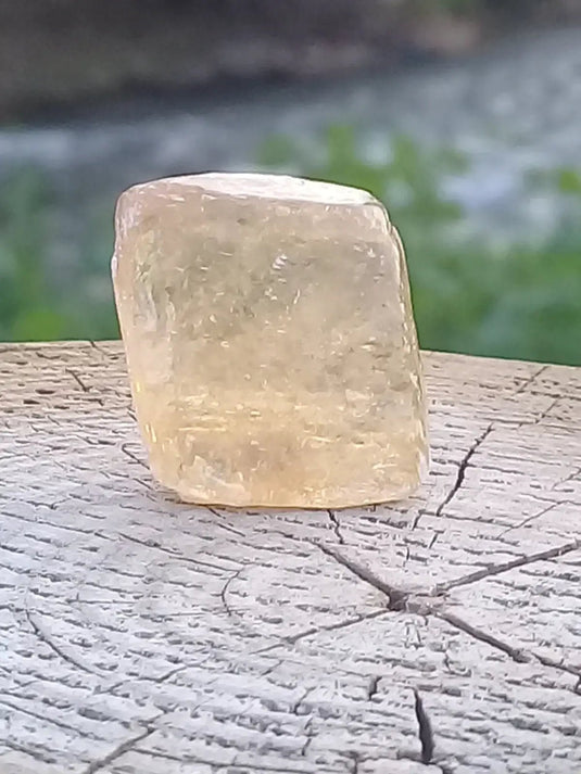 Calcite miel de France pierre roulée Grade A++++ Calcite miel de France pierre roulée
