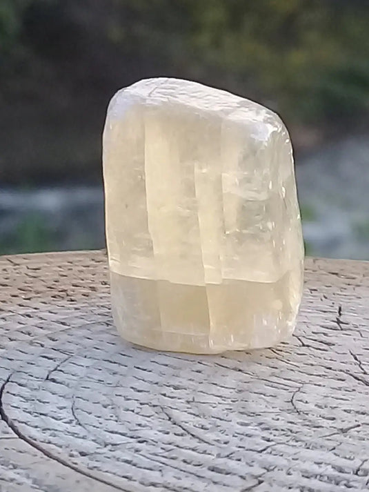 Calcite miel de France pierre roulée Grade A++++ Calcite miel de France pierre roulée