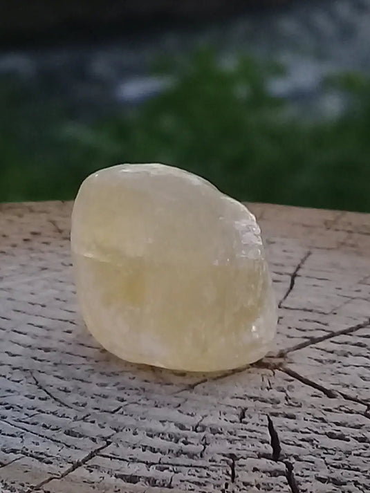 Calcite miel de France pierre roulée Grade A++++ Calcite miel de France pierre roulée