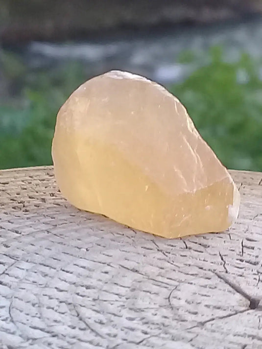 Calcite miel de France pierre roulée Grade A++++ Calcite miel de France pierre roulée