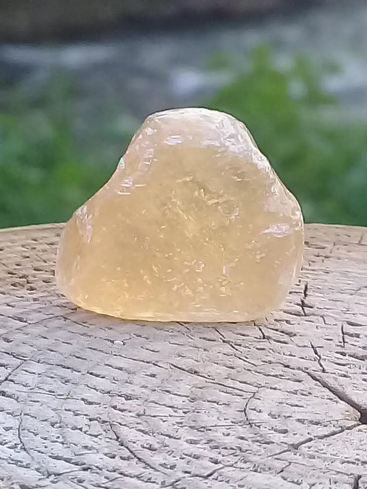 Calcite miel de France pierre roulée Grade A++++ Calcite miel de France pierre roulée