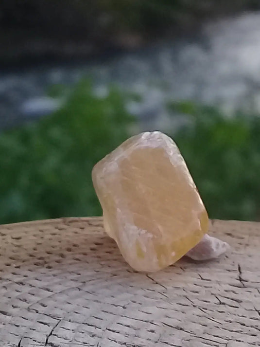 Calcite miel de France pierre roulée Grade A++++ Calcite miel de France pierre roulée