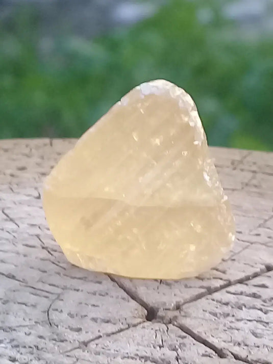Calcite miel de France pierre roulée Grade A++++ Calcite miel de France pierre roulée