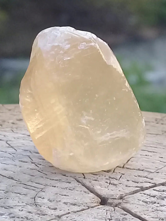 Calcite miel de France pierre roulée Grade A++++ Calcite miel de France pierre roulée