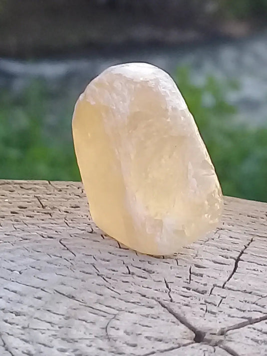 Calcite miel de France pierre roulée Grade A++++ Calcite miel de France pierre roulée