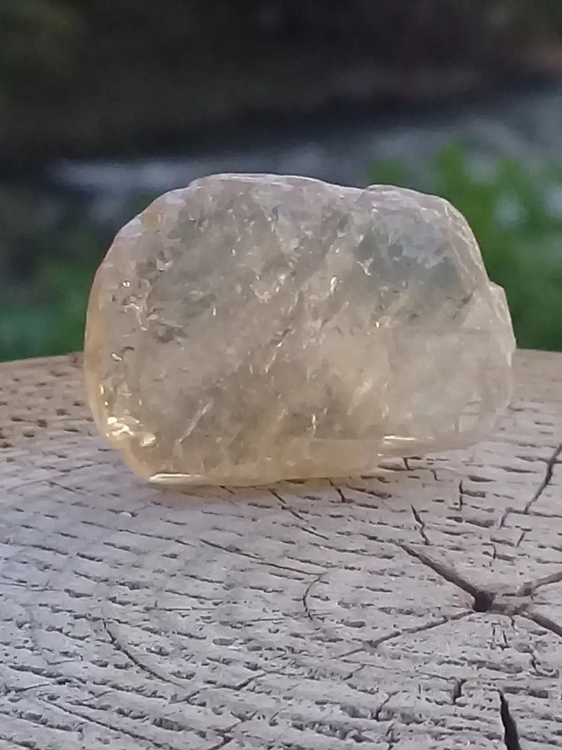 Load image into Gallery viewer, Calcite miel de France pierre roulée Grade A++++ Calcite miel de France pierre roulée
