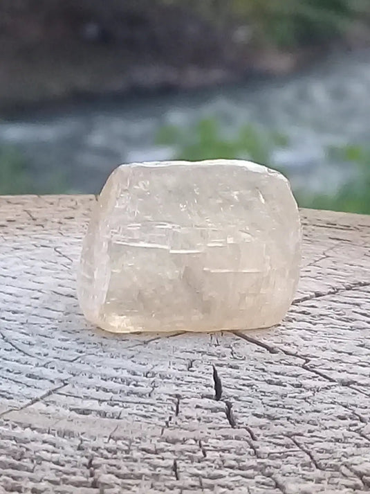 Calcite miel de France pierre roulée Grade A++++ Calcite miel de France pierre roulée