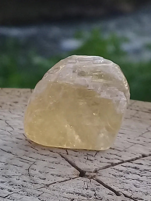 Calcite miel de France pierre roulée Grade A++++ Calcite miel de France pierre roulée